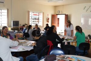 Read more about the article Professores da rede municipal de ensino participam de capacitação em Passos Maia