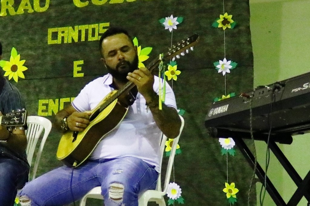 Read more about the article Curso de violão é novidade em comunidades do interior de Passos Maia