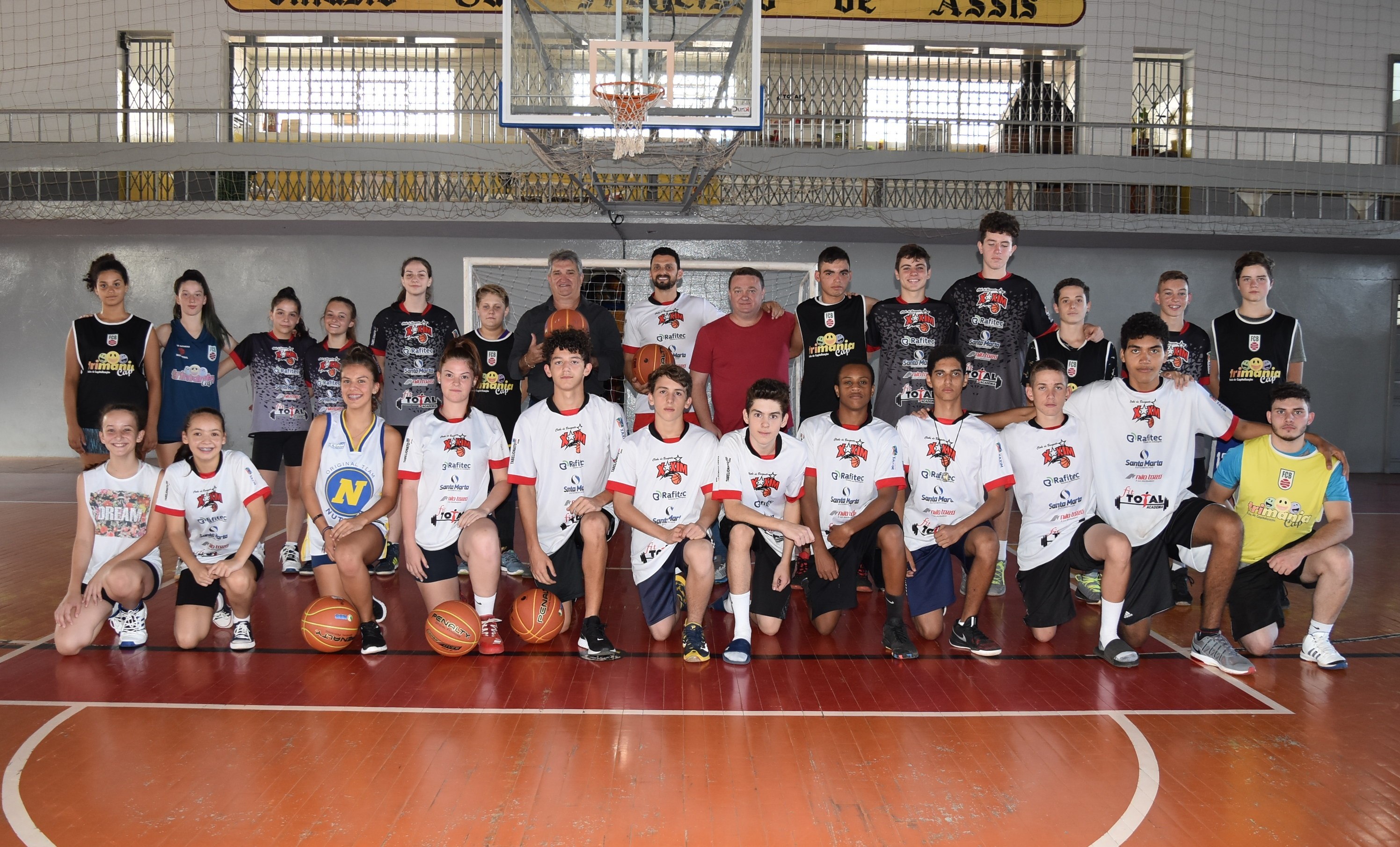 Read more about the article Xaxim incentiva a prática do Basquete
