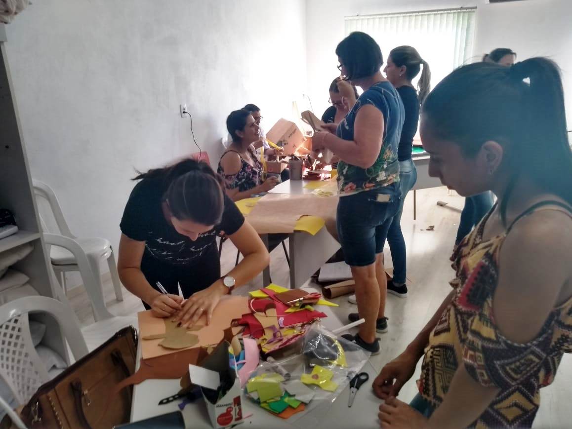 You are currently viewing Oficina Brinquedoteca é realizada com professores de creche em Passos Maia