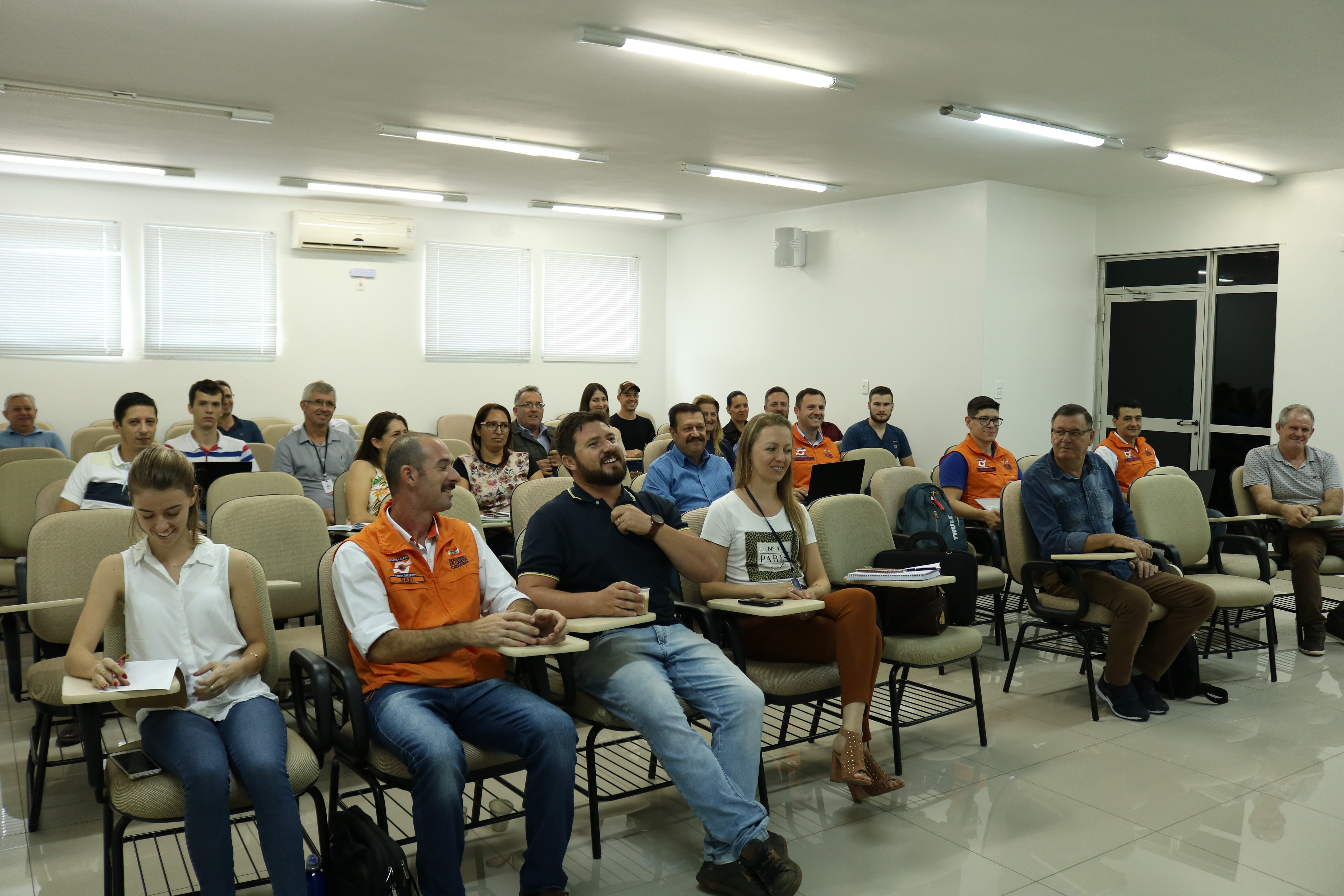 Read more about the article Defesa Civil realiza capacitação no auditório da AMAI