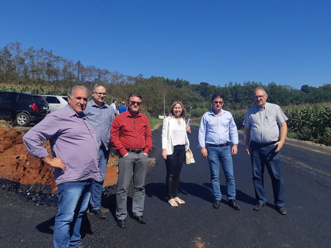 You are currently viewing Comitiva visita Usina de Asfalto e Consórcio intermunicipal em Pinhalzinho