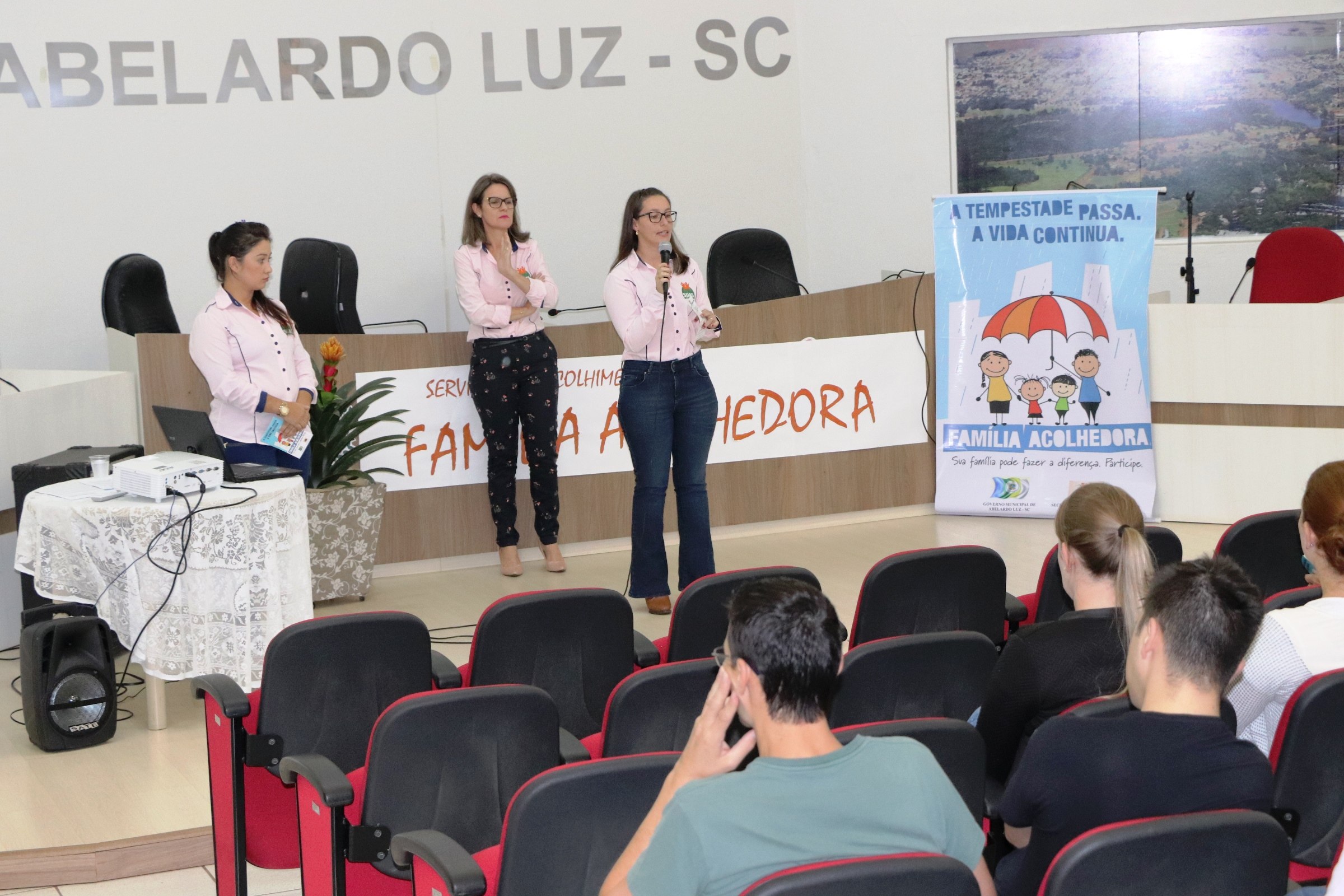 You are currently viewing Abelardo Luz lança serviço para acolhimento de crianças e adolescente em “Família Acolhedora”