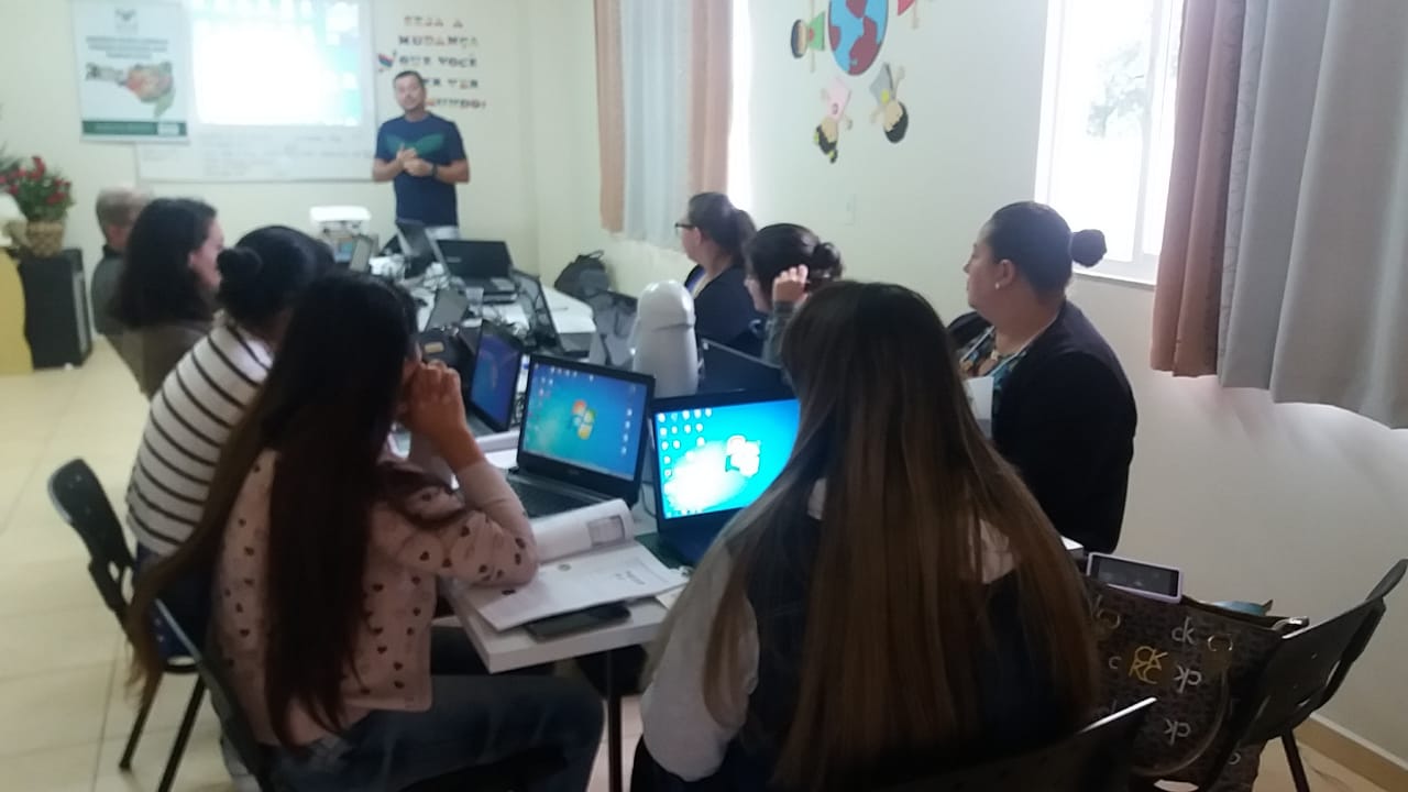 Read more about the article Entre Rios realiza Curso de Informática Básica