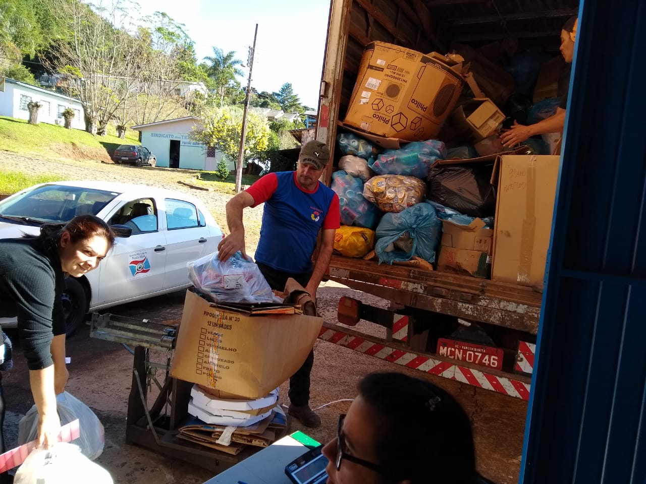 Read more about the article Passos Maia envolve alunos de todas as escolas em projeto de reciclagem do lixo