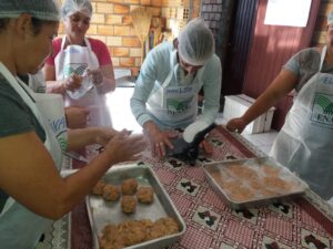 Read more about the article Processamento da carne de frango é tema de curso no Assentamento Zumbi dos Palmares