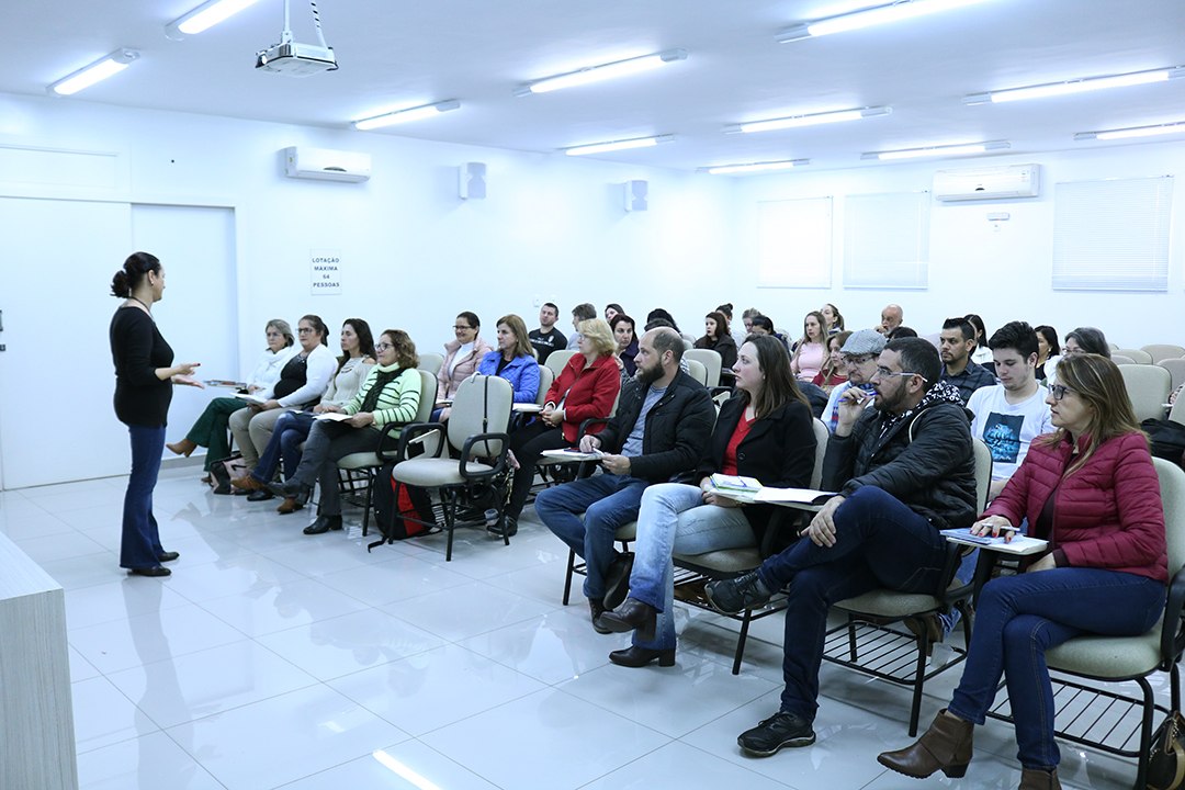 You are currently viewing Curso de Projetos Culturais reúne participantes de dez municípios da AMAI