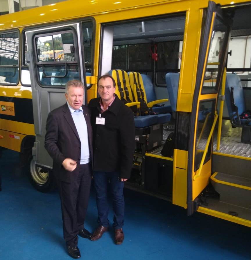 Read more about the article Passos Maia recebe dois micro-ônibus novos para o transporte escolar