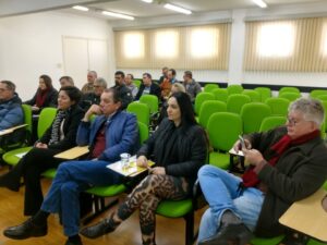 Read more about the article Secretária executiva da AMAI participa de reunião do colegiado em Lages