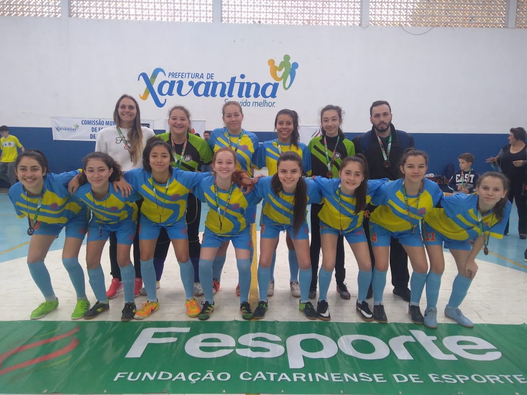 You are currently viewing CME de Futsal Feminino participa da etapa regional da OLESC