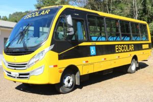 Read more about the article Administração de Passos Maia faz entrega oficial de micro-ônibus para Apae