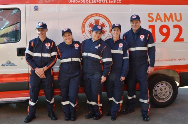 Read more about the article Secretaria Municipal de Saúde entrega novos uniformes para equipe do SAMU