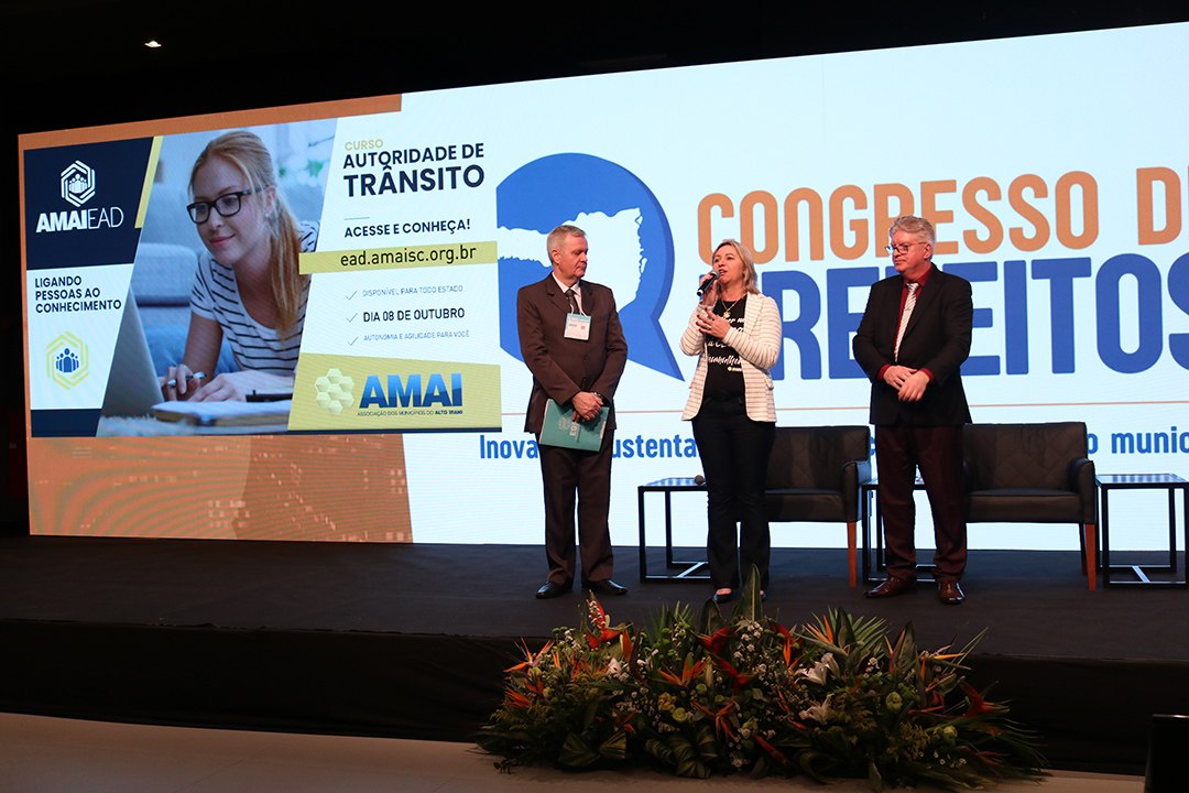 Read more about the article AMAI lança curso EAD durante congresso de prefeitos