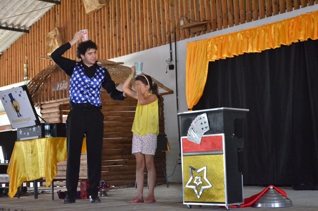 Read more about the article Show de mágica é proporcionado as crianças que frequentam o Serviço de Fortalecimento de Vínculos