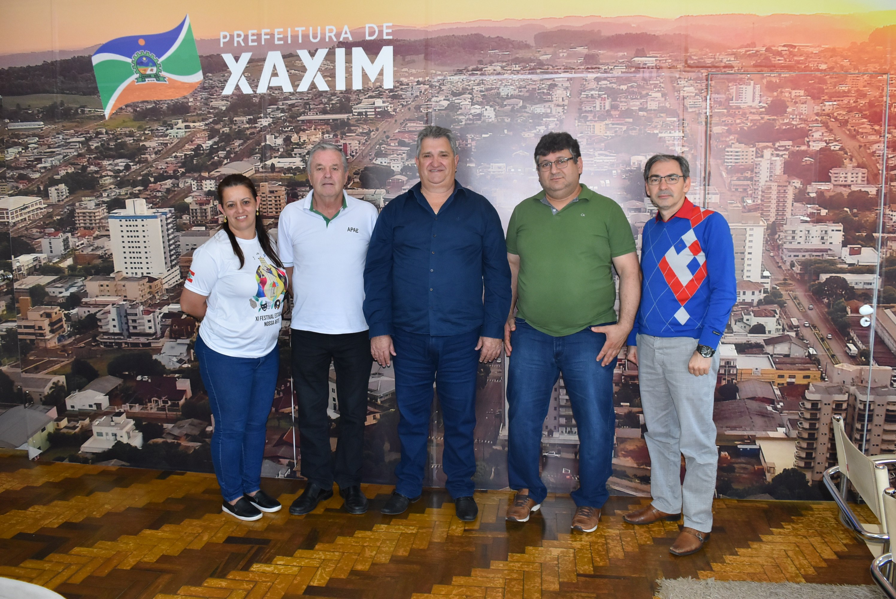 Read more about the article Prefeito Lirio Dagort recebe membros da diretoria da Apae de Xaxim
