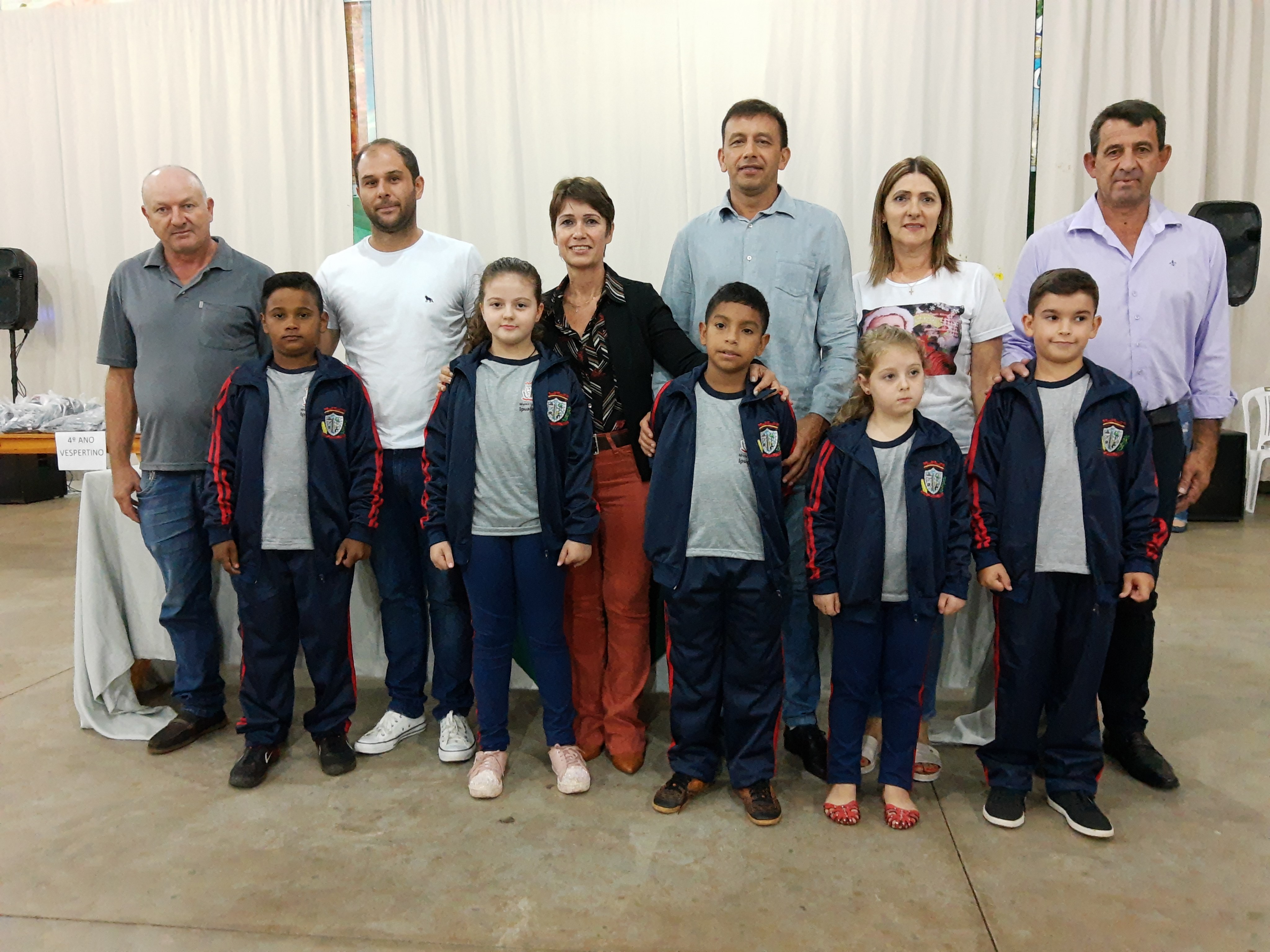 Read more about the article Entrega de novos uniformes escolares para a rede municipal de ensino iniciou nesta semana em Ipuaçu