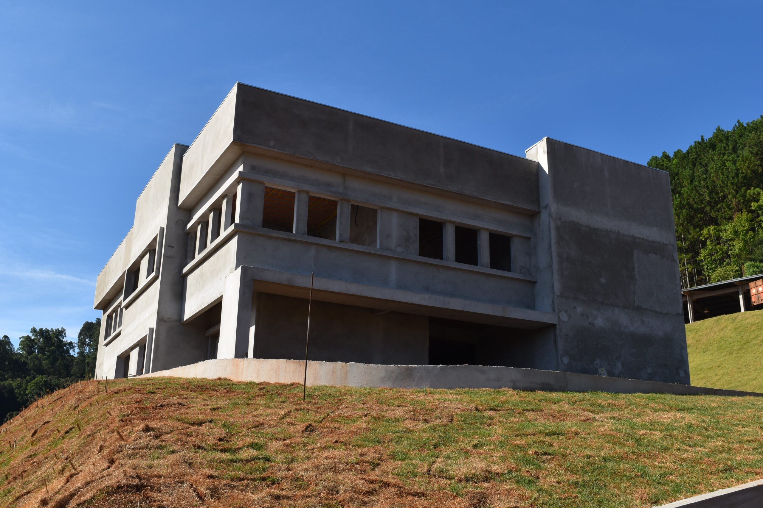 Read more about the article Prefeito vistoria a construção da nova Prefeitura de Marema
