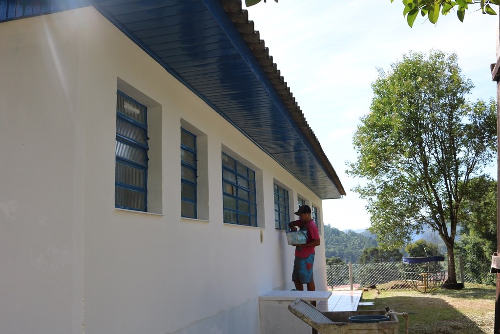 You are currently viewing Escolas de Passos Maia recebem nova pintura e melhorias antes do início do ano letivo