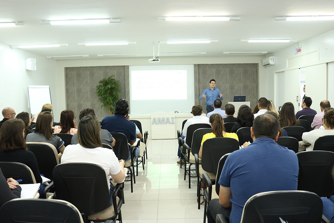 You are currently viewing Auditório lotado no primeiro curso presencial de 2020 na AMAI