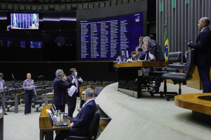 You are currently viewing Colegiado de Assistência Social da AMAI esclarece sobre auxílio emergencial