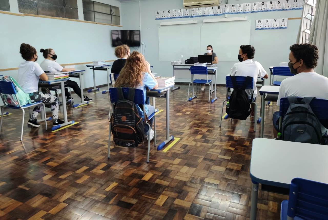Read more about the article Municípios da região AMAI retomam aulas presenciais na próxima segunda-feira