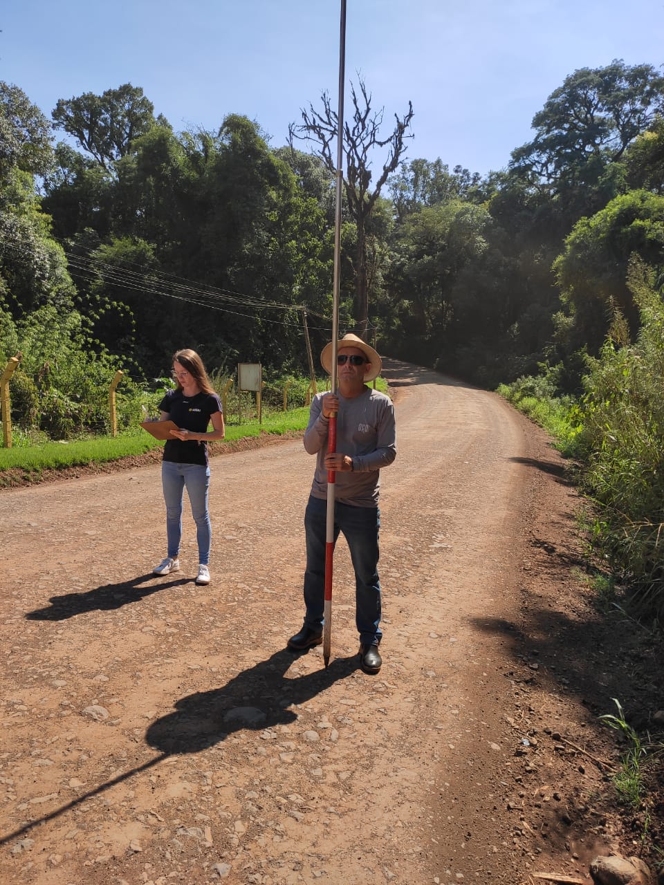 Read more about the article Equipes da AMAI trabalham em projeto de pavimentação para São Domingos