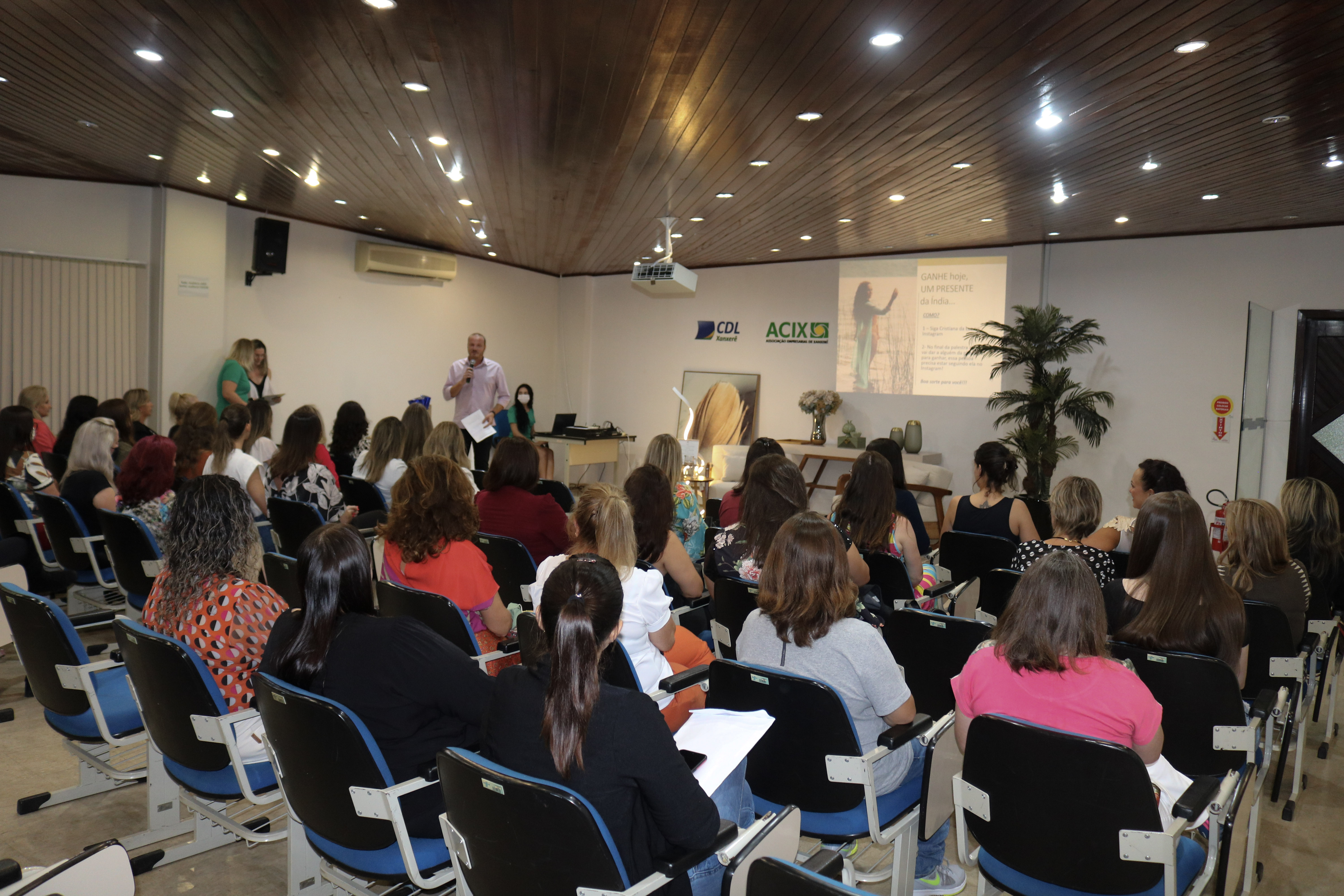 Read more about the article AMAI e ACIX promovem palestra voltada às mulheres