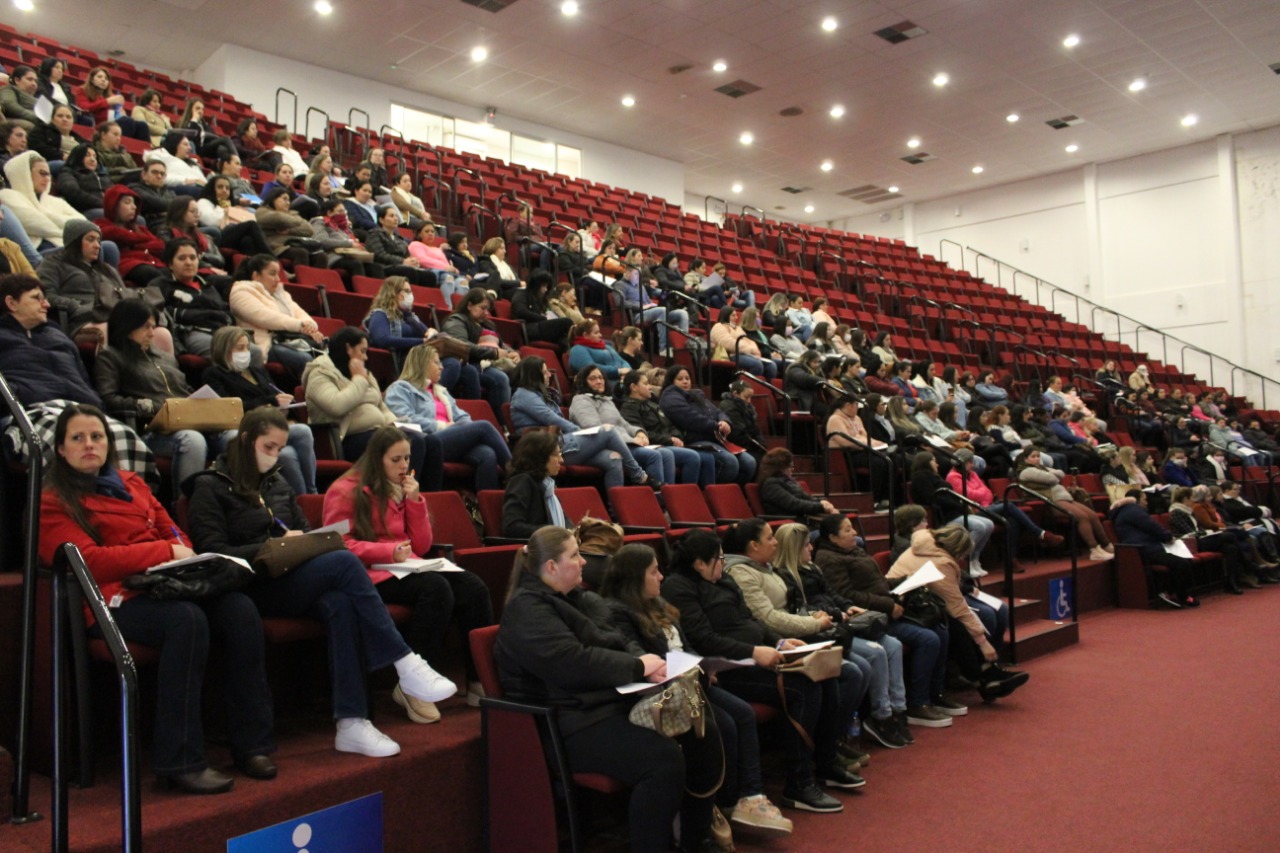 You are currently viewing Formação reúne cerca de 200 profissionais da educação da região AMAI