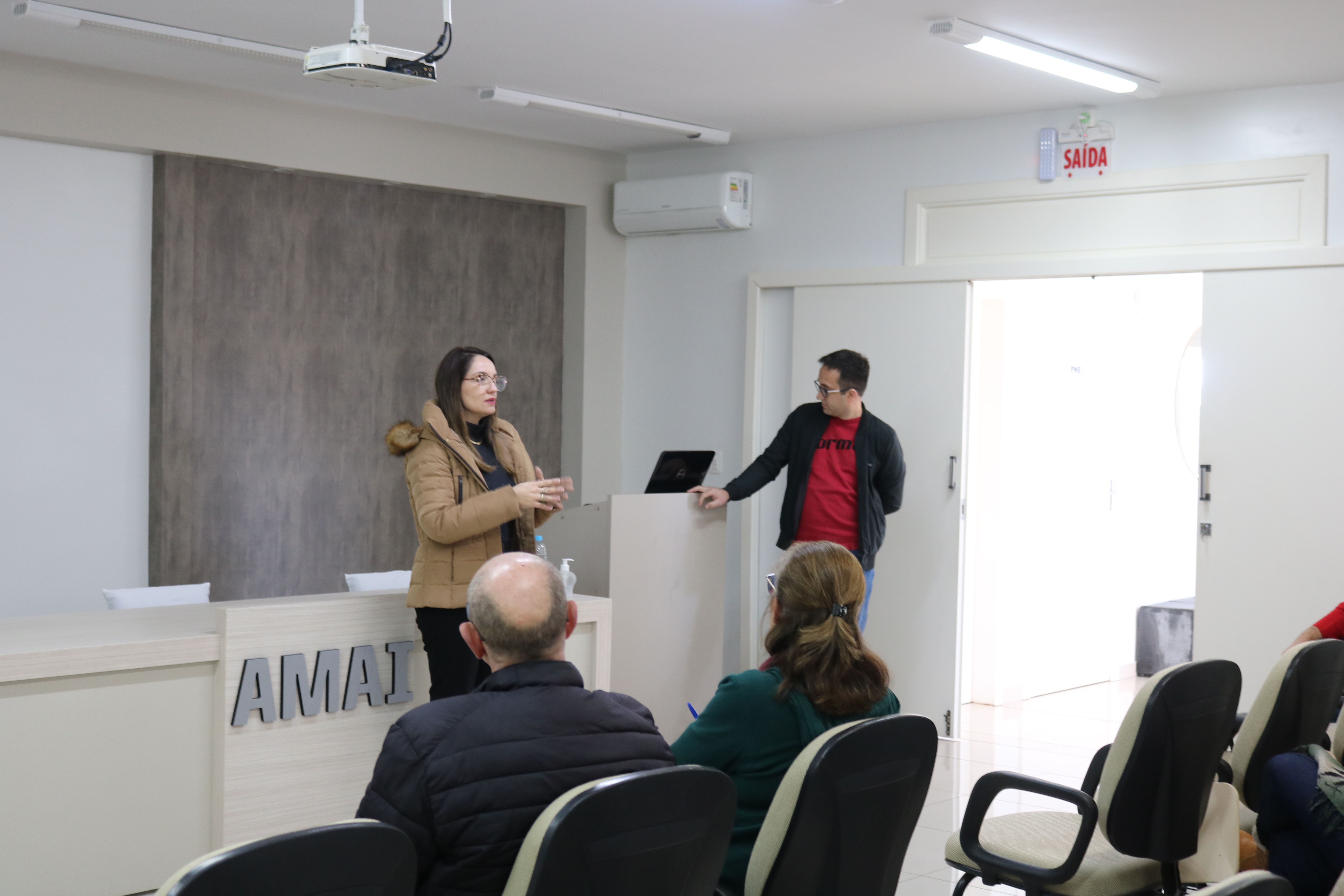Read more about the article Servidores da região AMAI participam de treinamento sobre Nota Fiscal Eletrônica