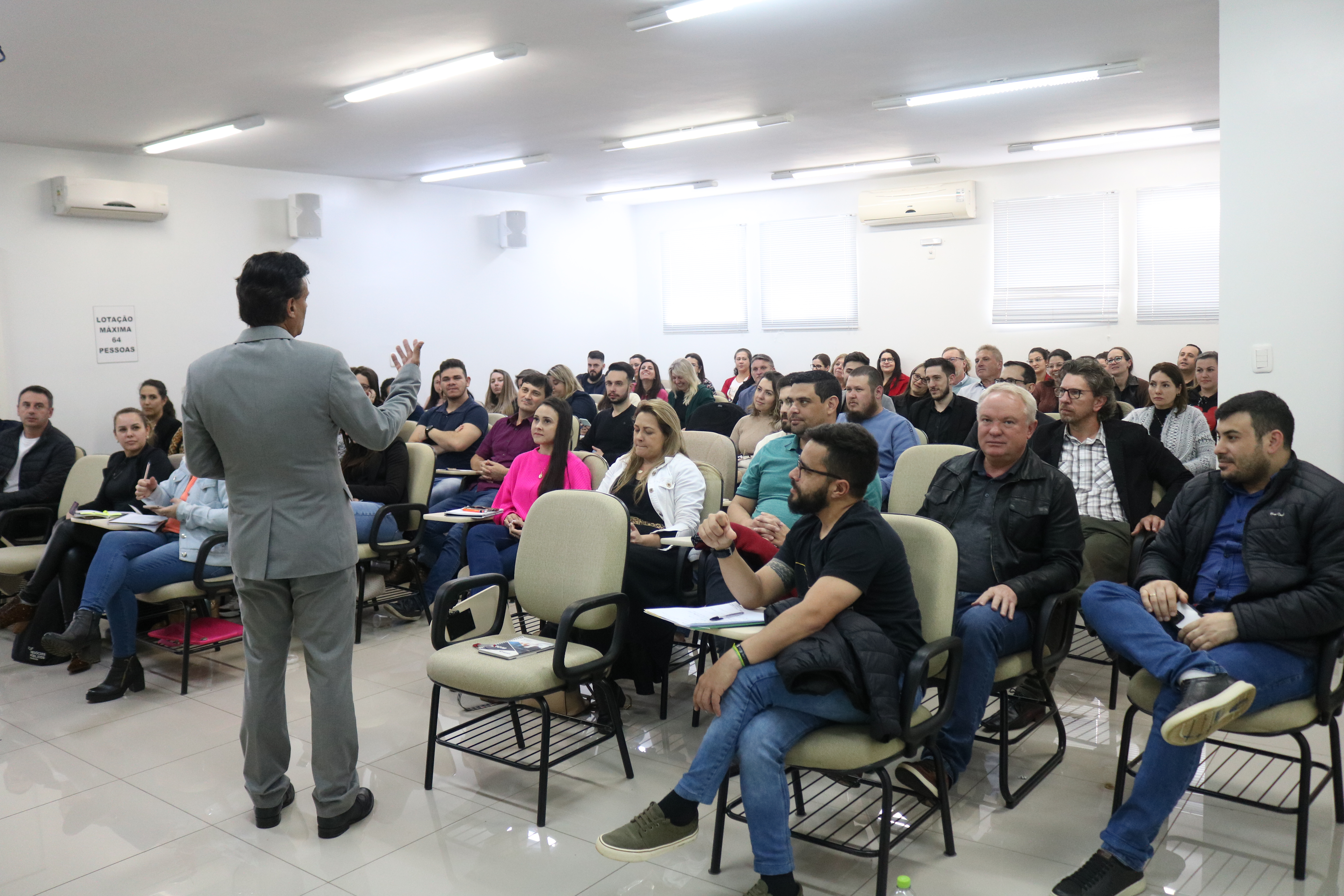Read more about the article AMAI promove formação sobre a Nova lei de Licitações