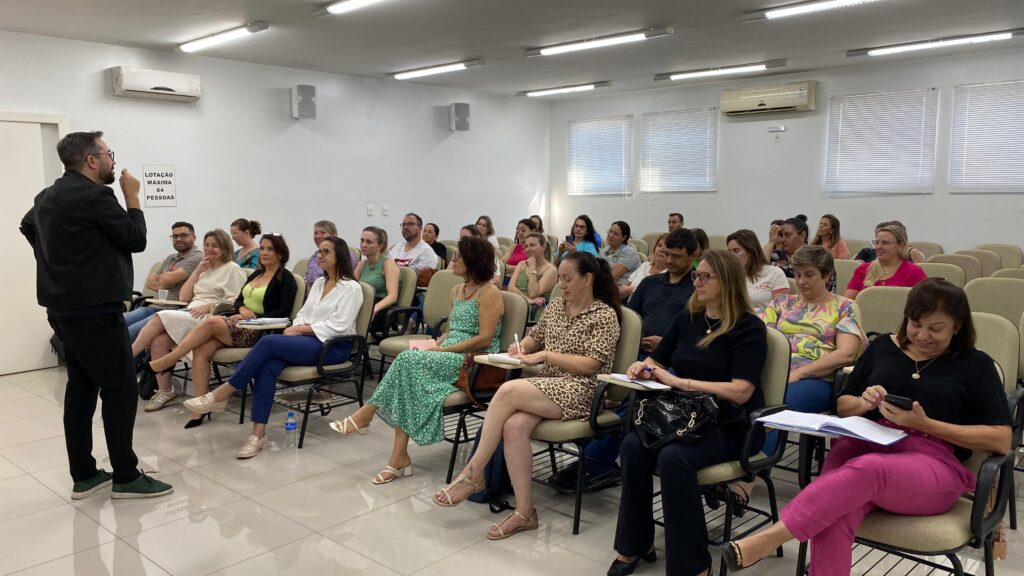 Reunião do Colegiado de Educação da AMAI Promove Palestra sobre Liderança e Eficiência Estratégica